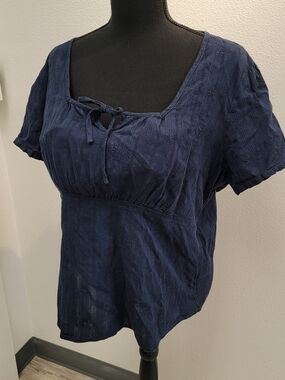 Women's Navy Tie-Front Short Sleeve Top